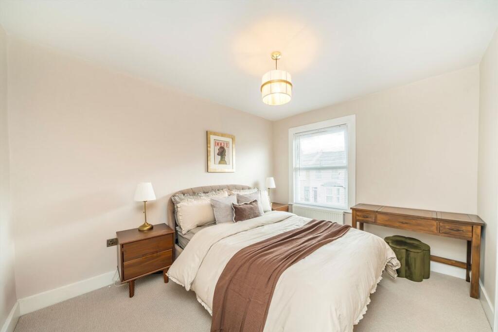 House in London - View 5
