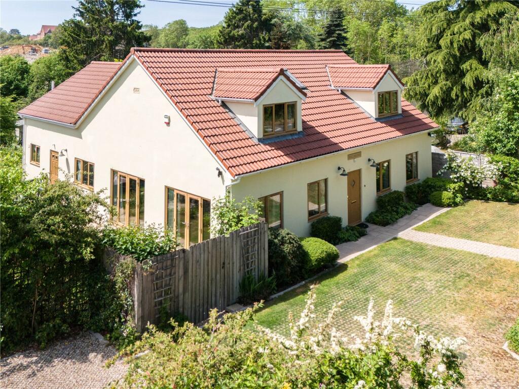 Main image of property: Hertford Road, Hoddesdon, Hertfordshire, EN11