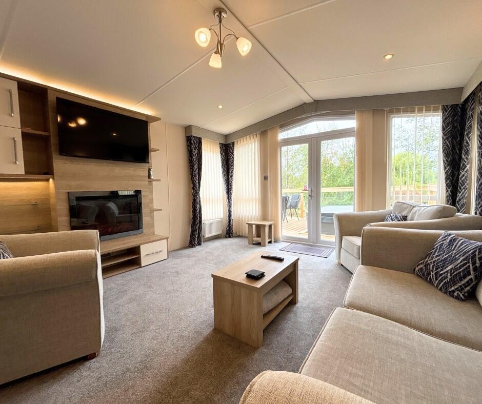 Wold View Country Park Pelham Road Claxby Lincolnshire LN8 3YR - More