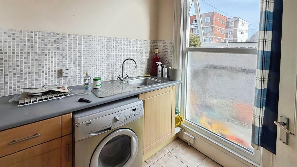 Apartment in Clacton-on-Sea, Great Clacton - View 3