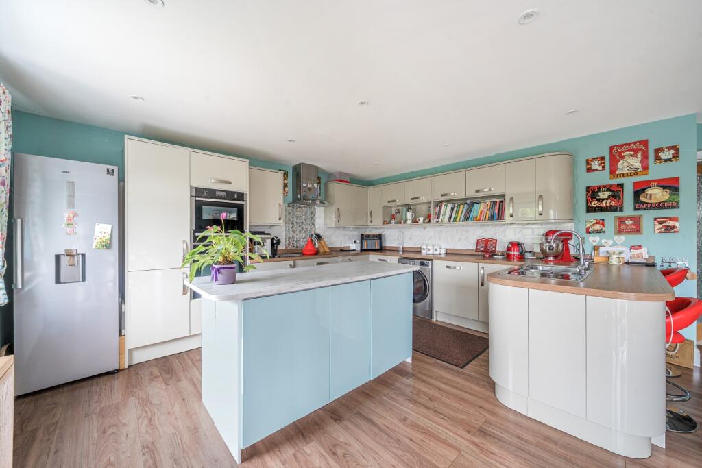4-bed detached on Magdala Road, Bickington, Barnstaple, Devon, EX31, £435,000