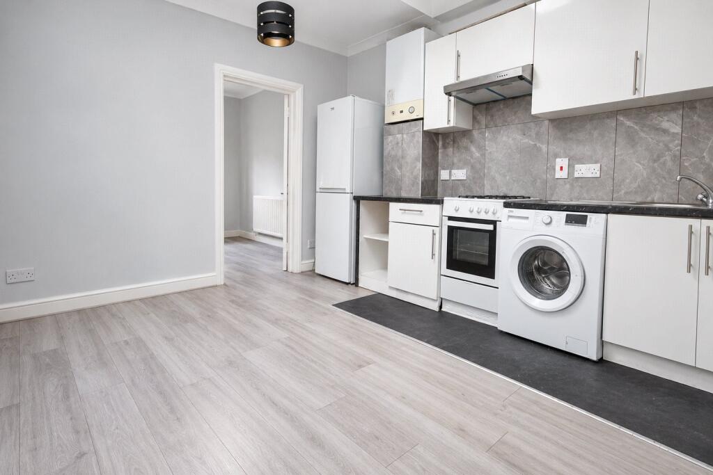 Apartment in London - View 3