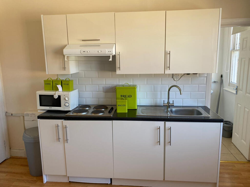 Studio flat for rent