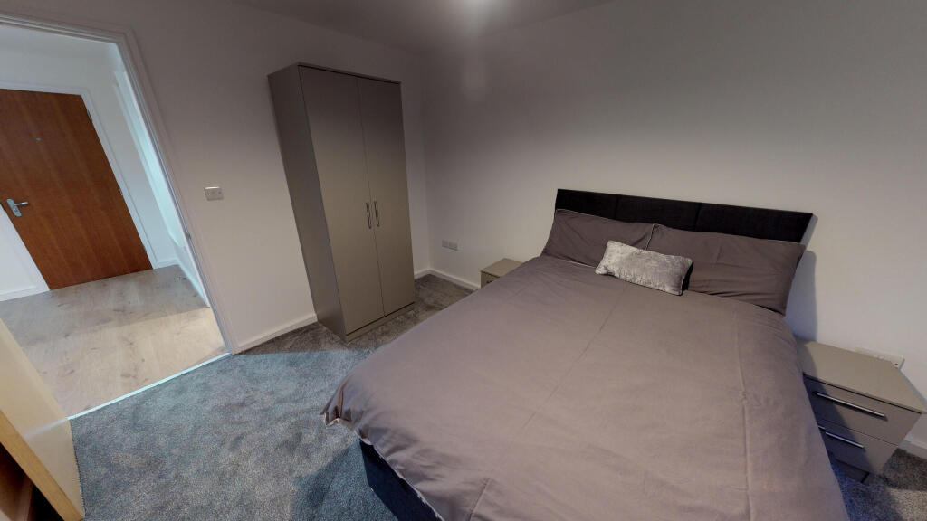 Apartment in Liverpool - More