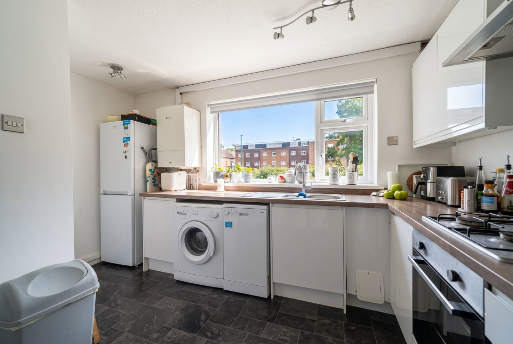 Apartment in Solihull - More