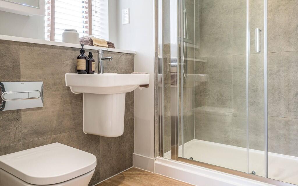 House in Wealden, Hellingly - More