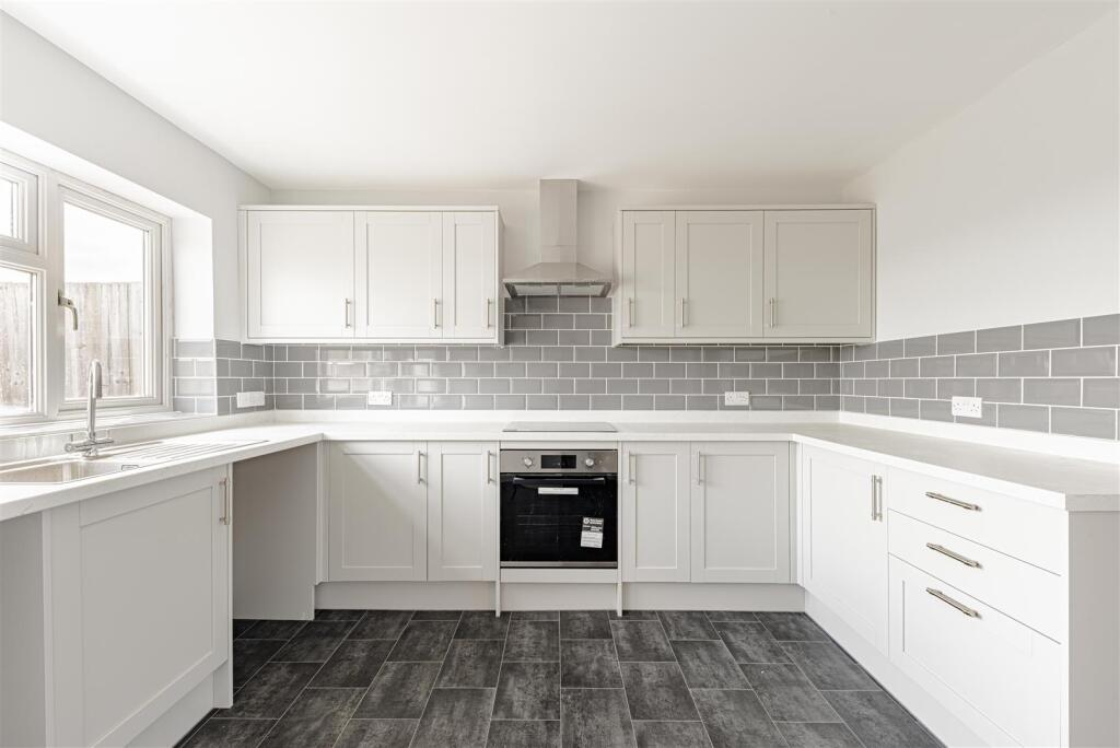 Chestnut Drive, Sturry, Canterbury photo 4