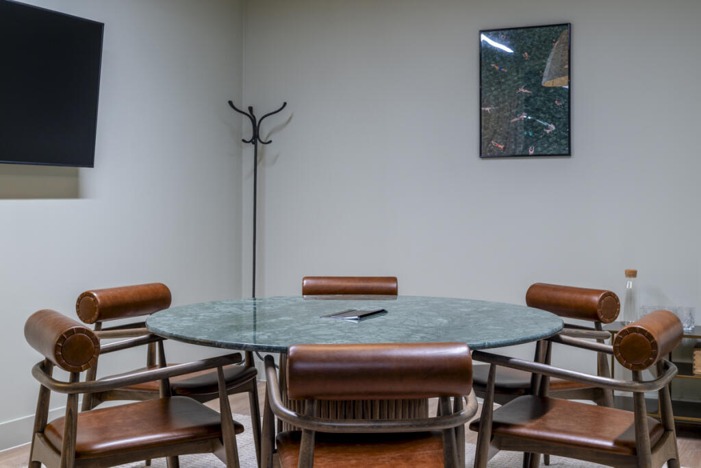 6 Person Meeting Room