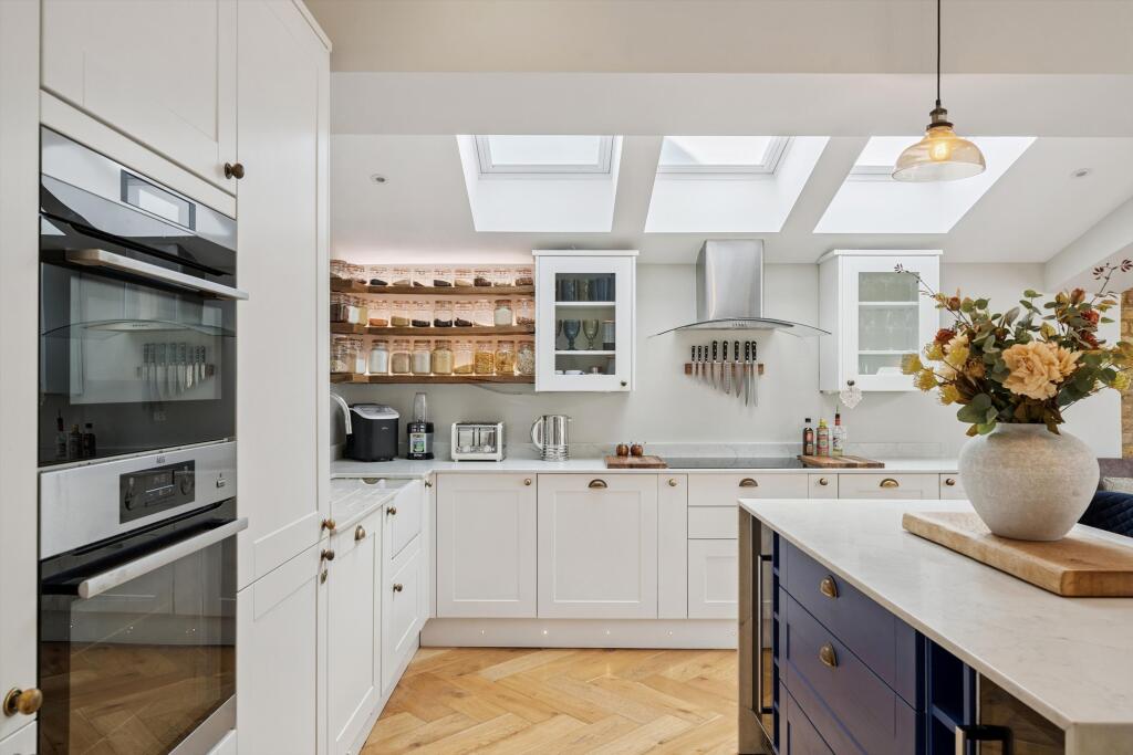 Apartment in London - More