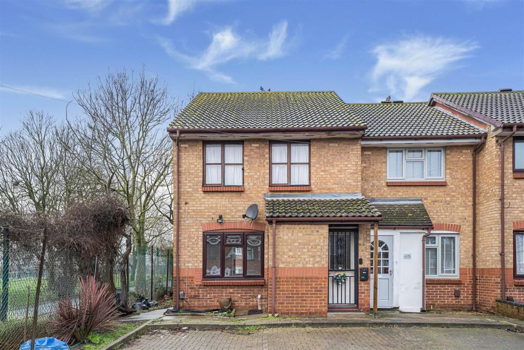 2-bed flat on Sudbury Avenue, Wembley, £340,000