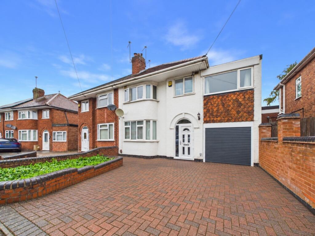 Main image of property: Scott Avenue, Penn, Wolverhampton, West Midlands, WV4