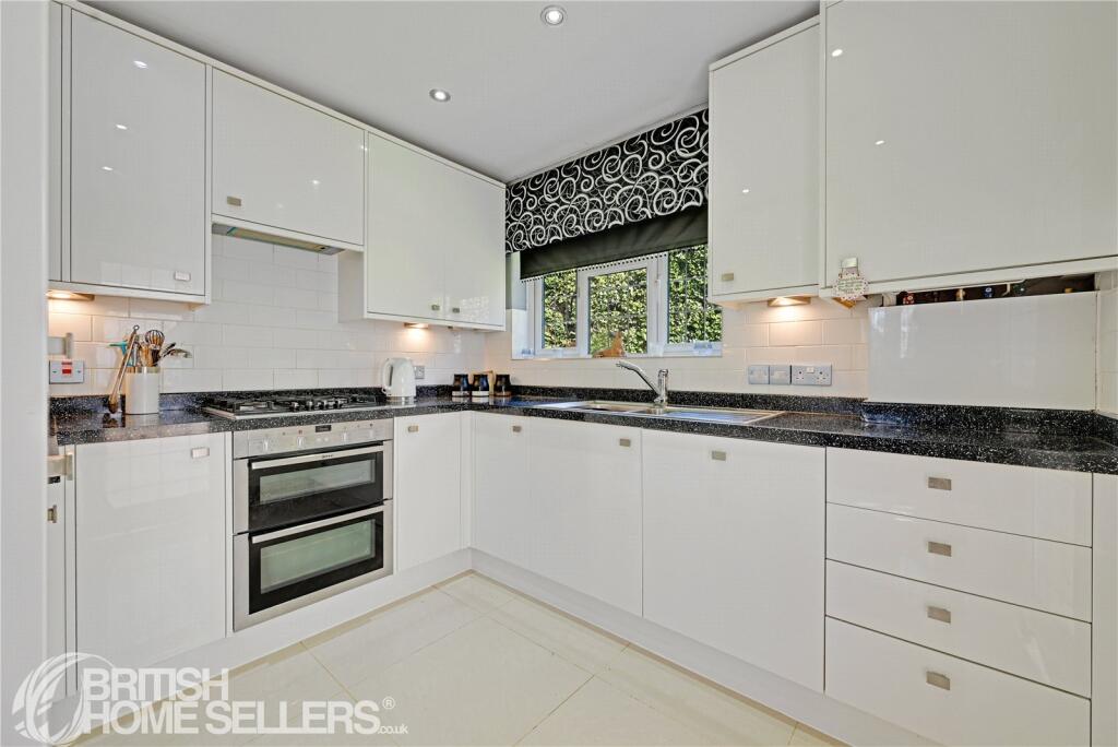 House in Southall - View 4