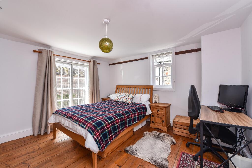 House in Winchester, Hambledon - More