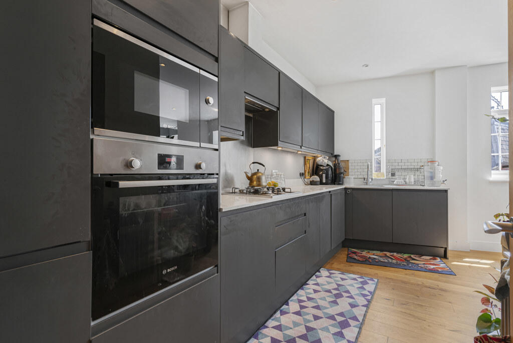 Apartment in Croydon - View 2