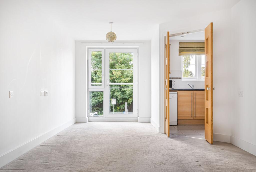 Old Park Road, Hitchin, SG5 - View 3
