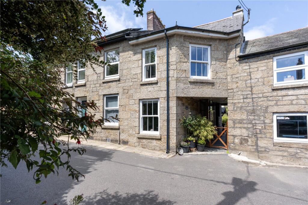 2 bedroom terraced house in Madron great location, cottage, 