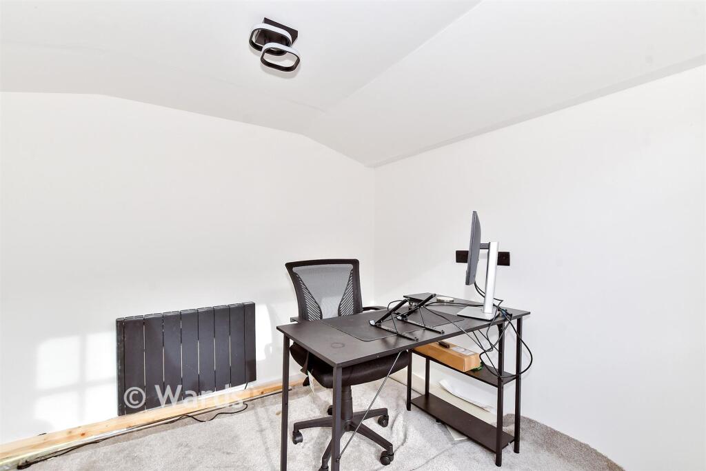 House in Maidstone, Allington - More