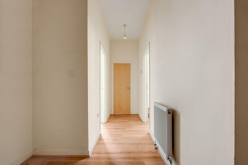 Apartment in Barking, Thames View - View 2
