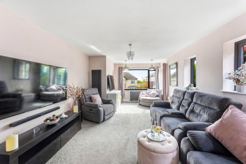Browning Road, North Lancing, BN15 0PY photo 2