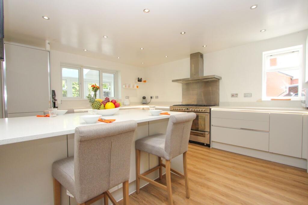 Clayfield, Yate, Bristol, BS37 photo 5