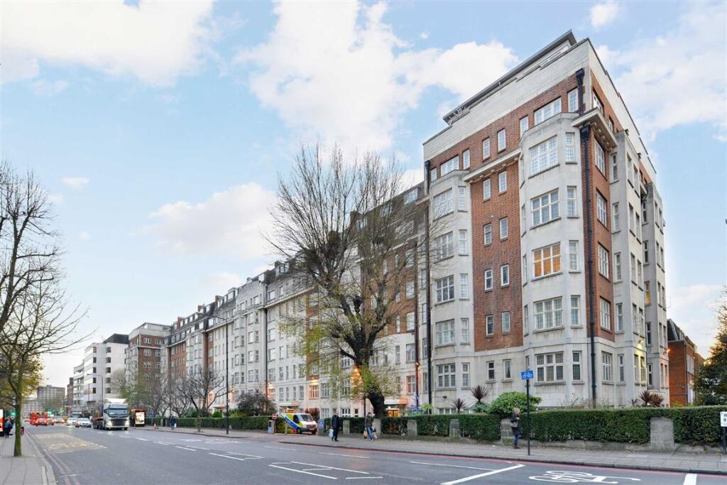Wellington Court, St Johns Wood, London NW8 photo 3