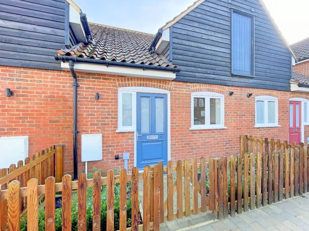 1-bed terraced on Spread Eagle Mews, WITHAM, £265,000