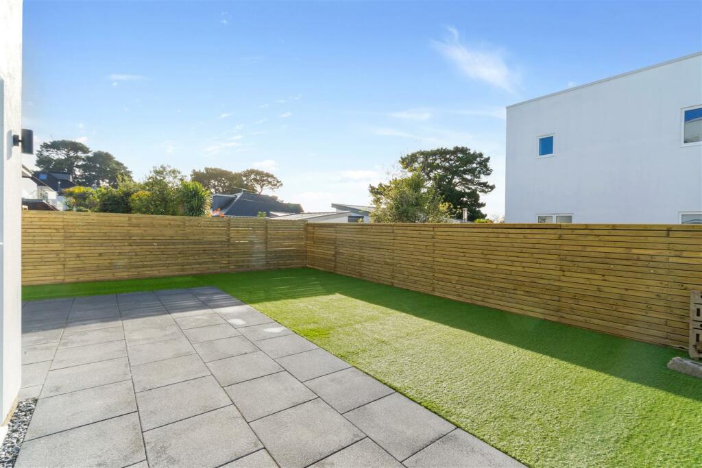 Additional image 39 of Sandbanks Road, Lilliput