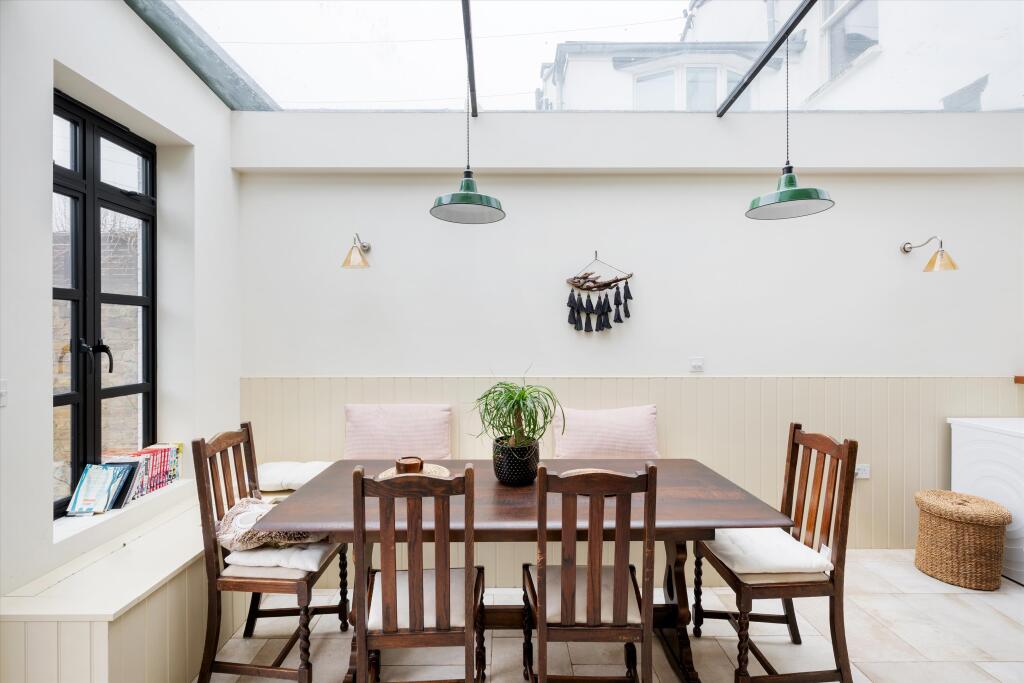 Wildwood Grove, London NW3. photo 3