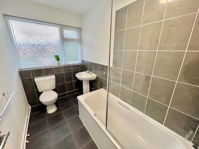 Apartment in Leeds - View 5