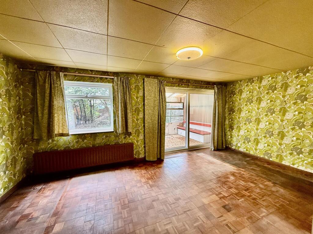 Farm Close, Southall photo 3
