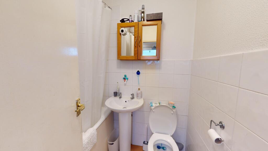 Apartment in Hove, Brunswick - More