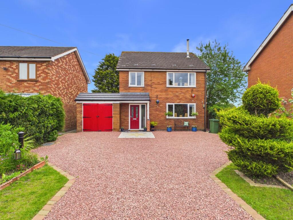 3-bed detached on Wellington Road, Horsehay, Telford, TF4 3BT, £385,000