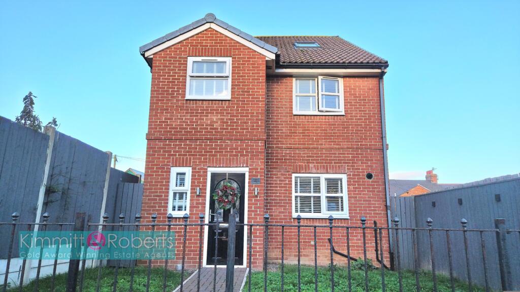 3-bed detached on Welfare Close, Peterlee, Durham, SR8 3RL, £125,000