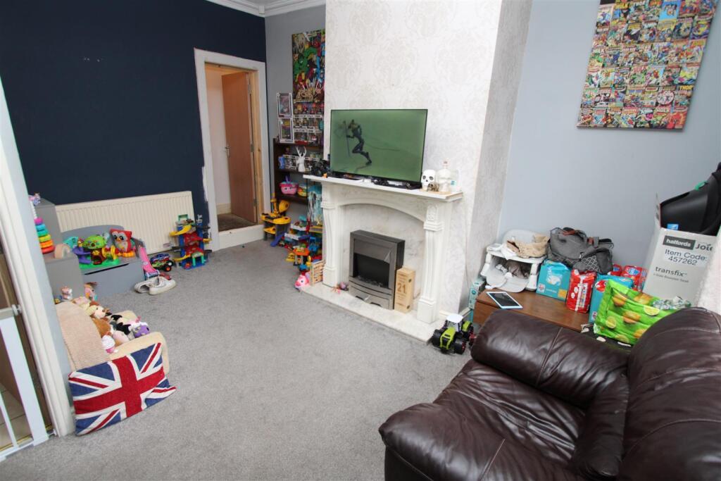House in Bradford, West Yorkshire - View 4
