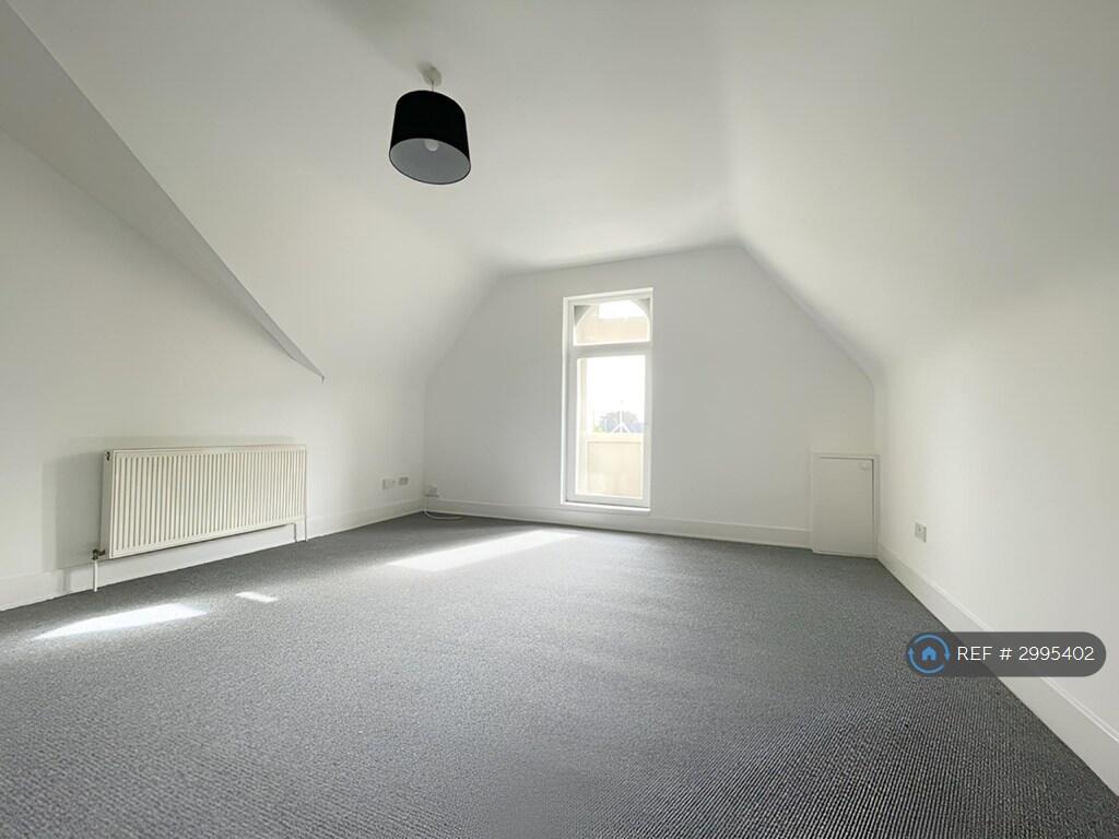 Apartment in Portsmouth - View 4