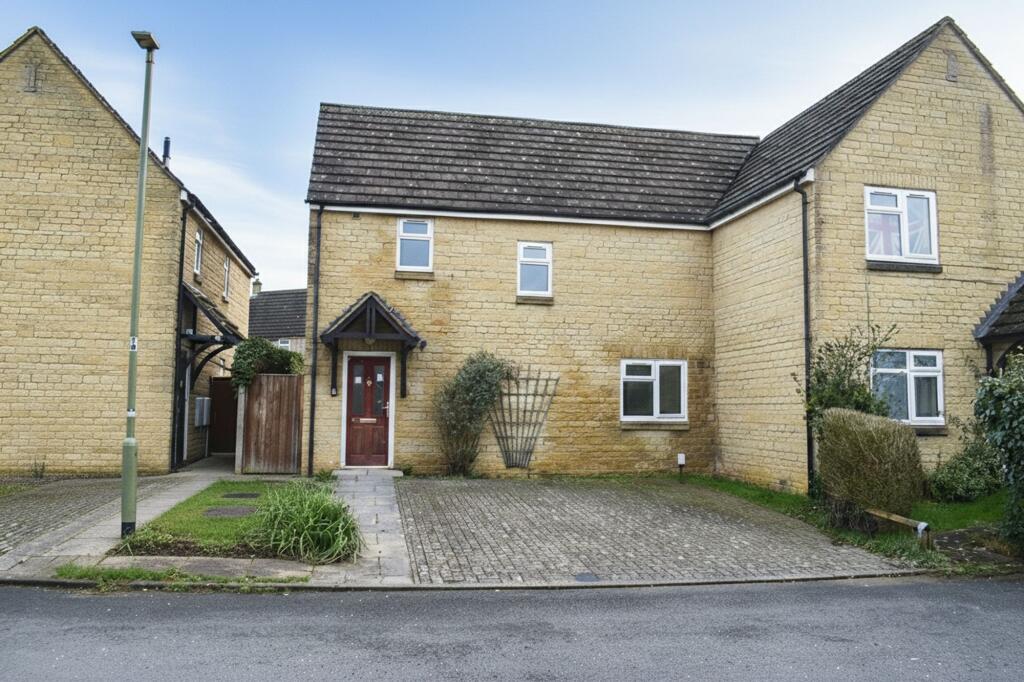 Main image of property: Croxford Gardens, Kidlington, OX5