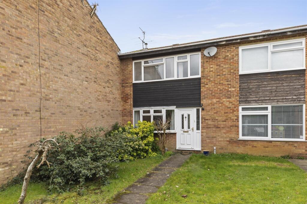 Main image of property: CYPRESS WALK, HAZLEMERE