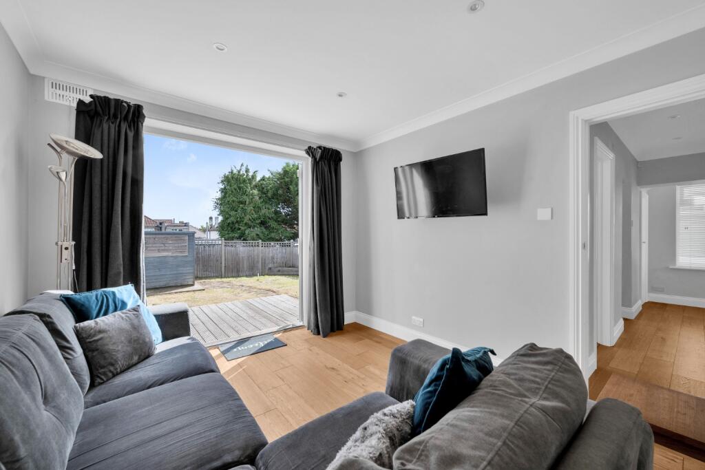 Apartment in Bromley - View 4