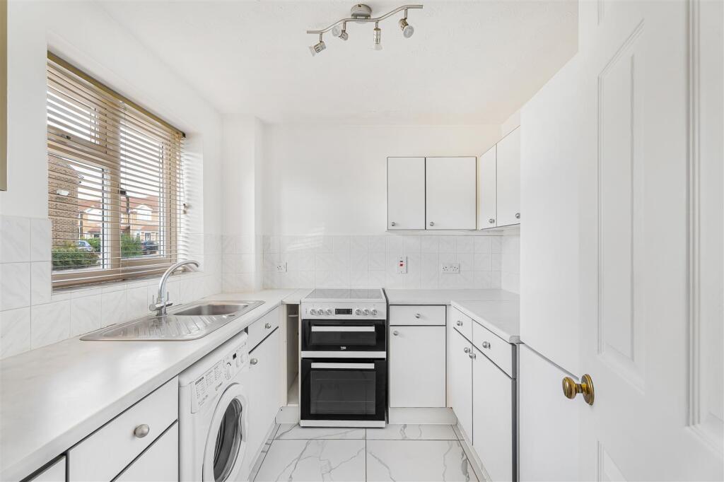 House in Stevenage - View 4