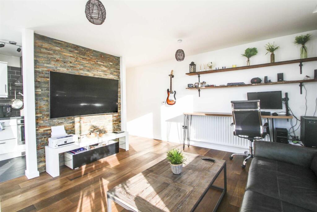 Main image of property: Manhattan House, Central Milton Keynes