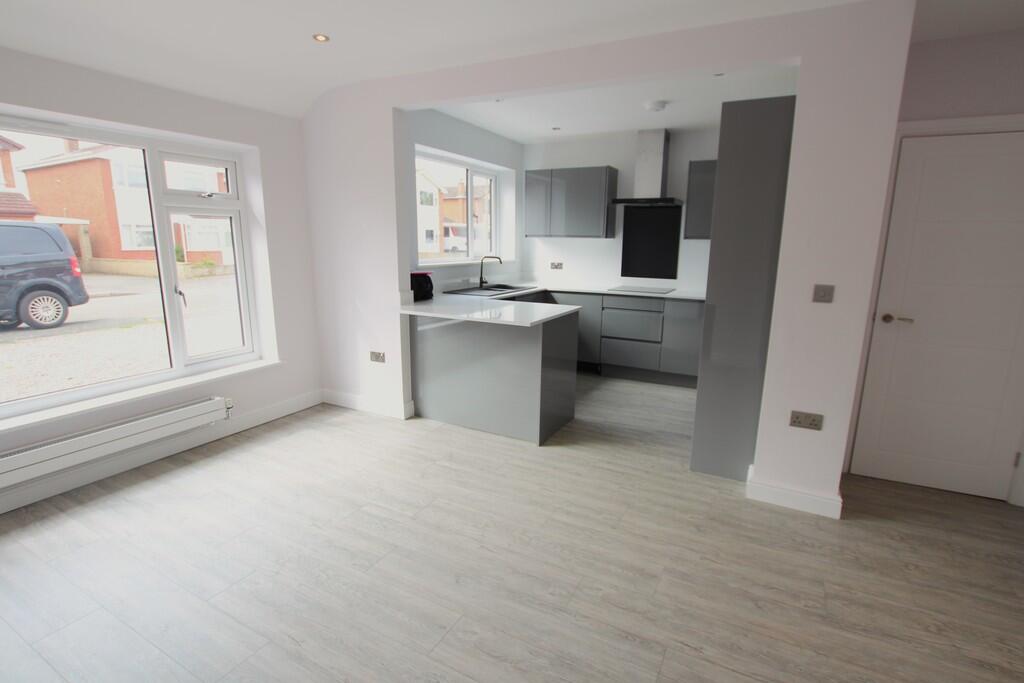 House in South Kesteven, Great Gonerby - View 3