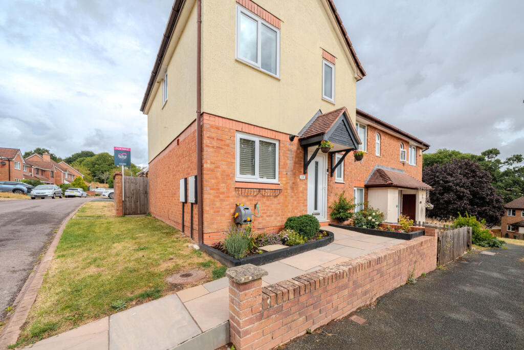 3-bed terraced on Claudius Way, Lydney, GL15 5NN, £265,000