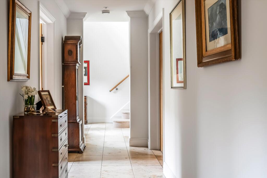 House in Waverley, Bramley - More