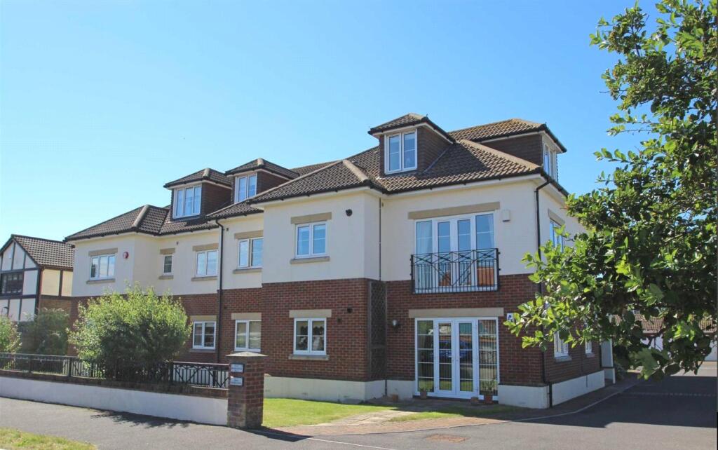 2-bed flat on Brook House, 17 Barton Wood Road, Barton On Sea, Hampshire, BH25, £225,000