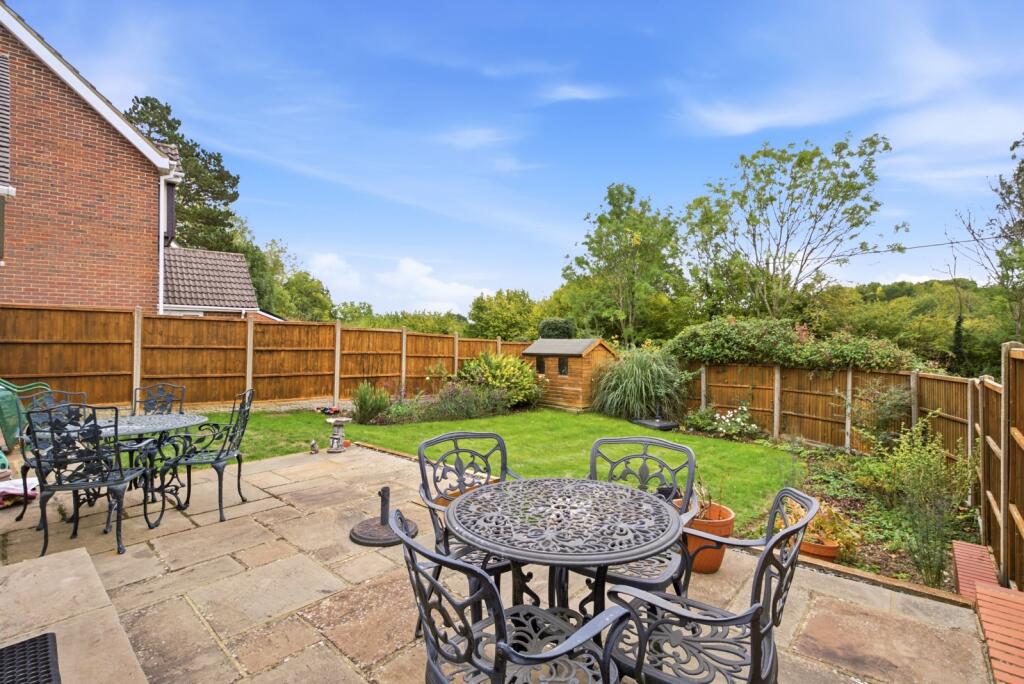 Mardle Close, Caddington, Luton, Bedfordshire, LU1 photo 3