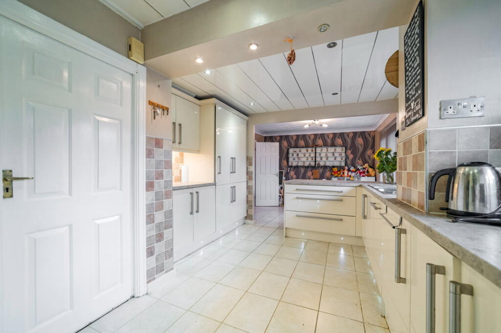 House in Oldham - View 4