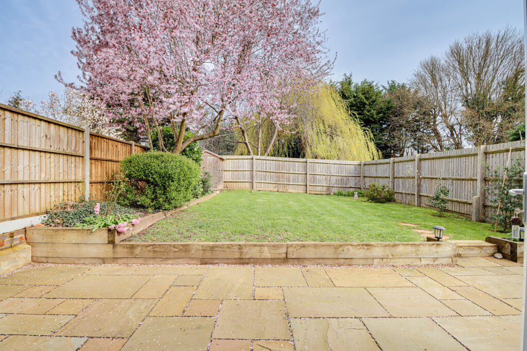 Additional image 15 of Laburnum Grove, Chiswell Green, St Albans, AL2