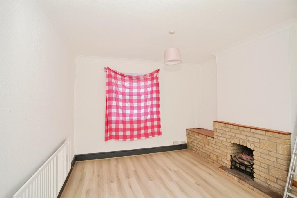 House in Rugby, Warwickshire - More