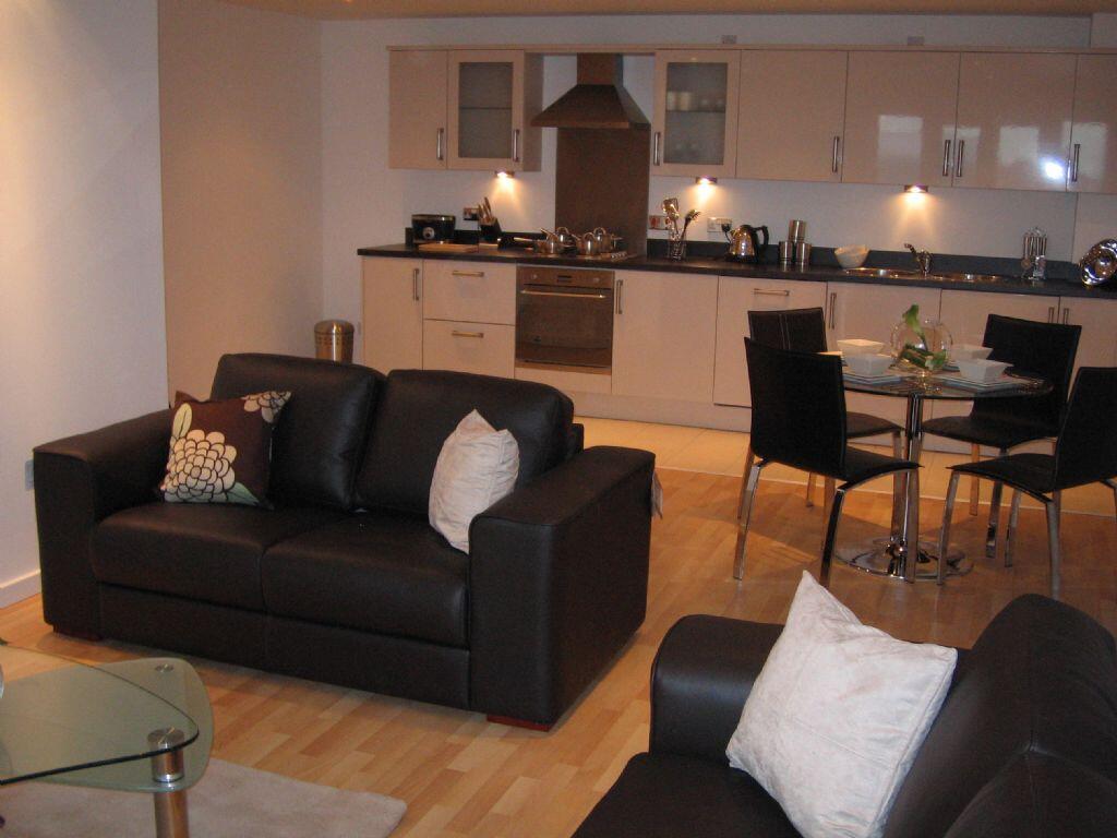 Masshouse Large  2 Bed, South Facing With Balcony And Parking photo 3