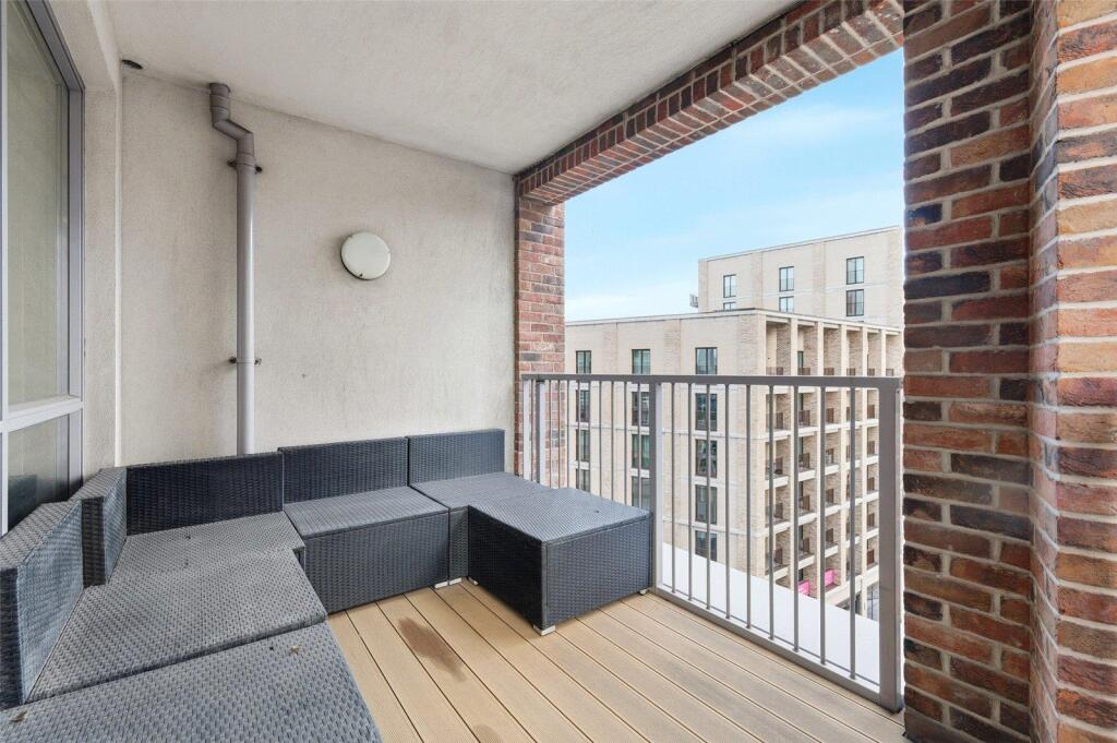 Apartment in London - View 5
